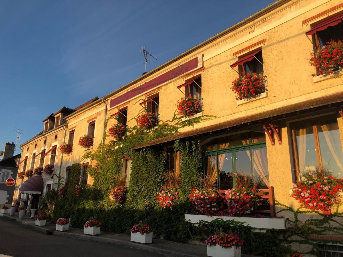 Hotel De La Loire Saint-Satur Bagian luar foto